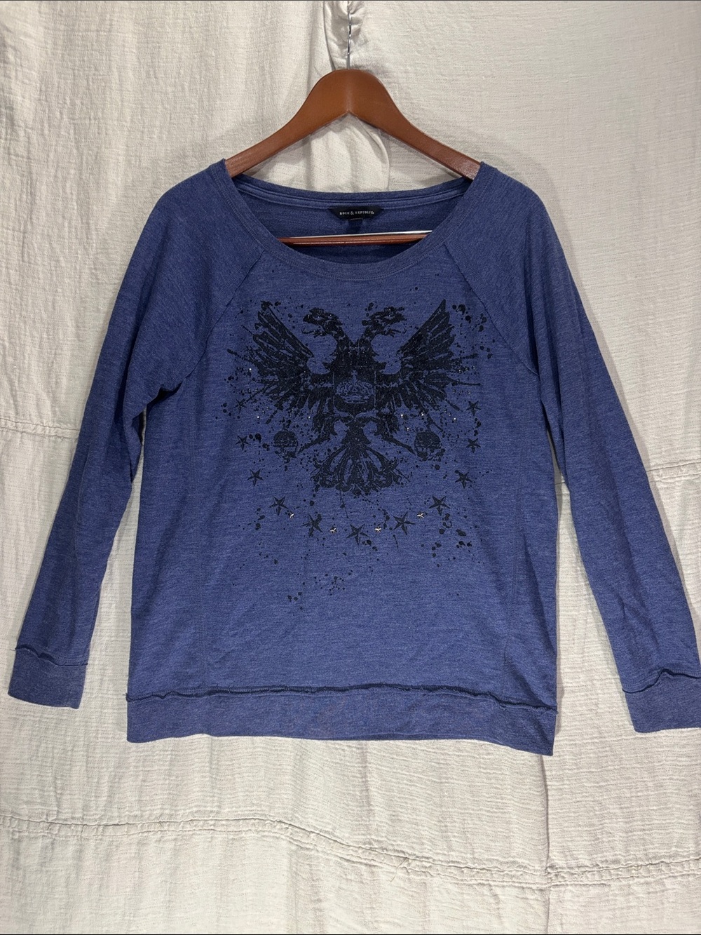 Rock & Republic Heather Blue Scoop-Neck Graphic Eagle Sweatshirt Large
